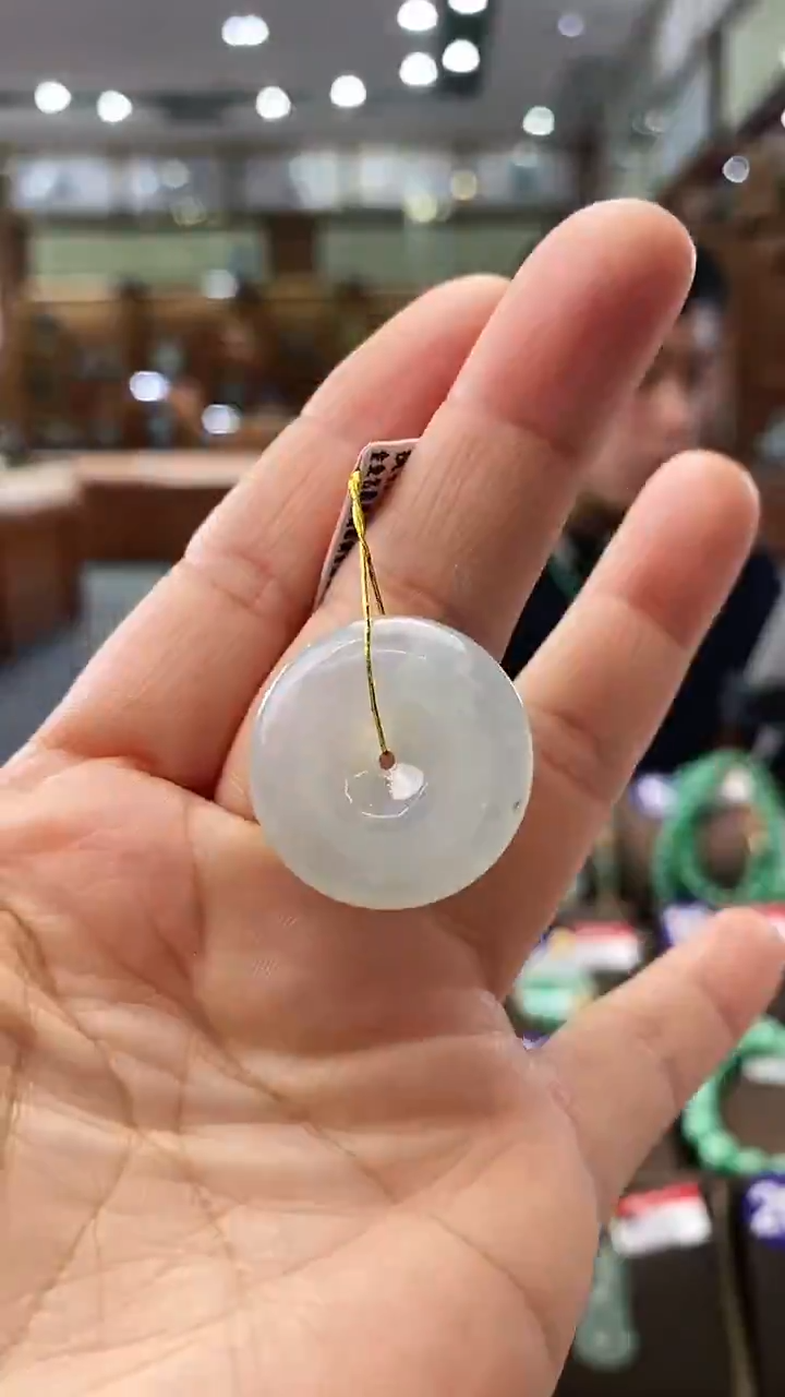 【闪购商品】翡翠颈饰未镶嵌平安扣