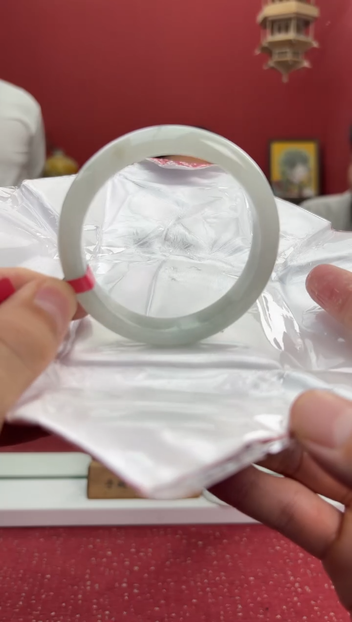 【闪购商品】翡翠手镯未镶嵌45手镯