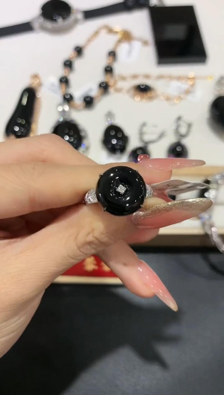 【闪购商品】翡翠吊坠(不含链)18K金镶嵌团购2