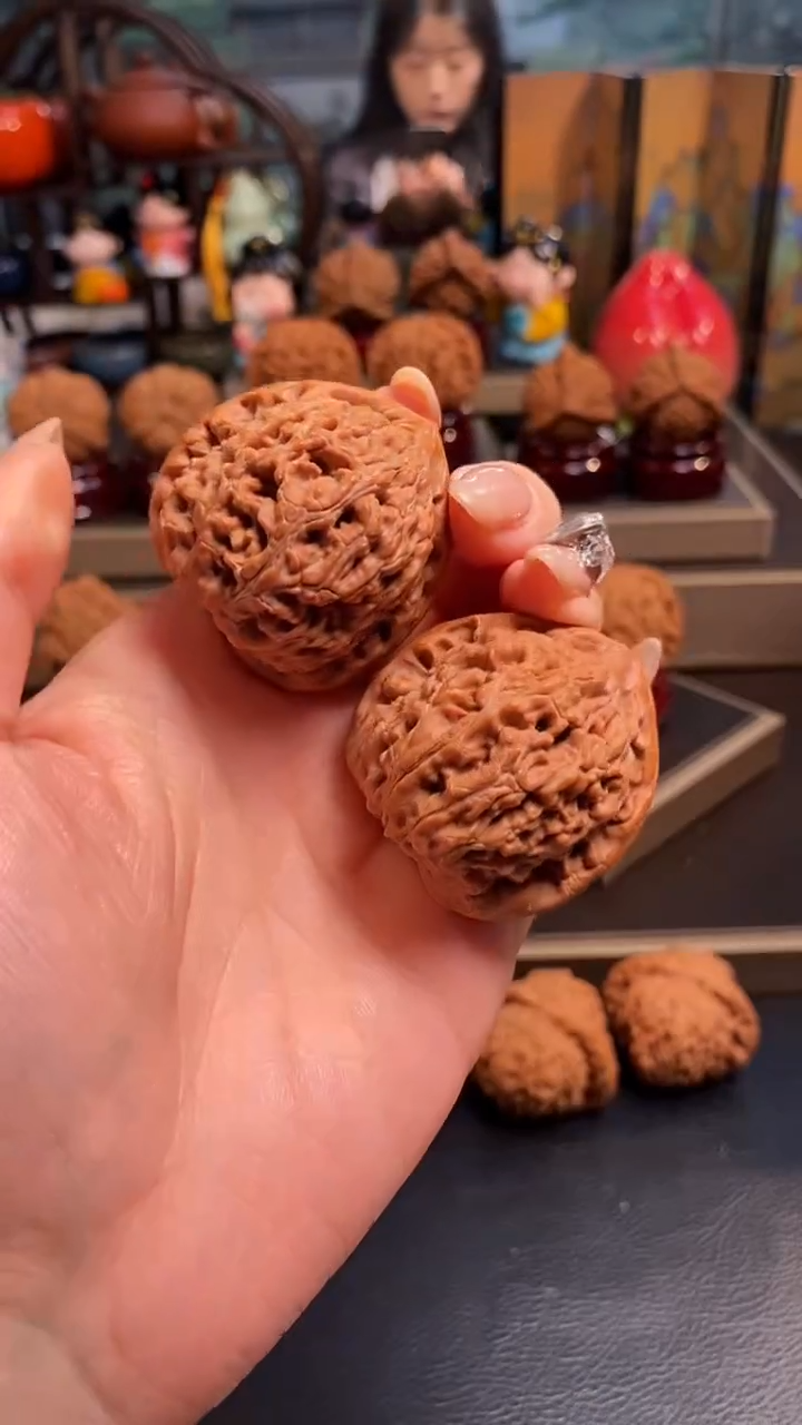 【闪购商品】文玩核桃把件K4水龙纹39