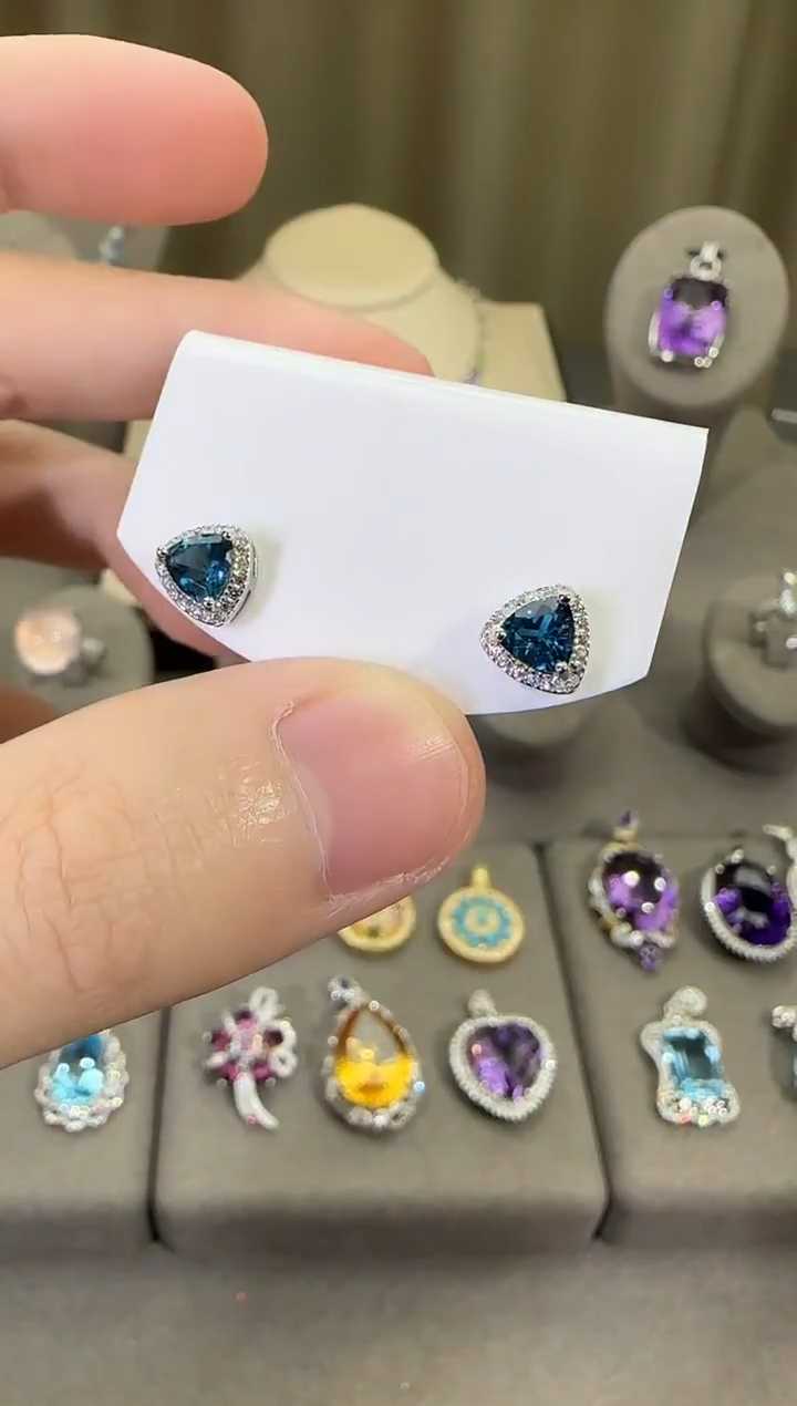 银S925镶嵌托帕石耳饰6mm伦敦蓝耳钉