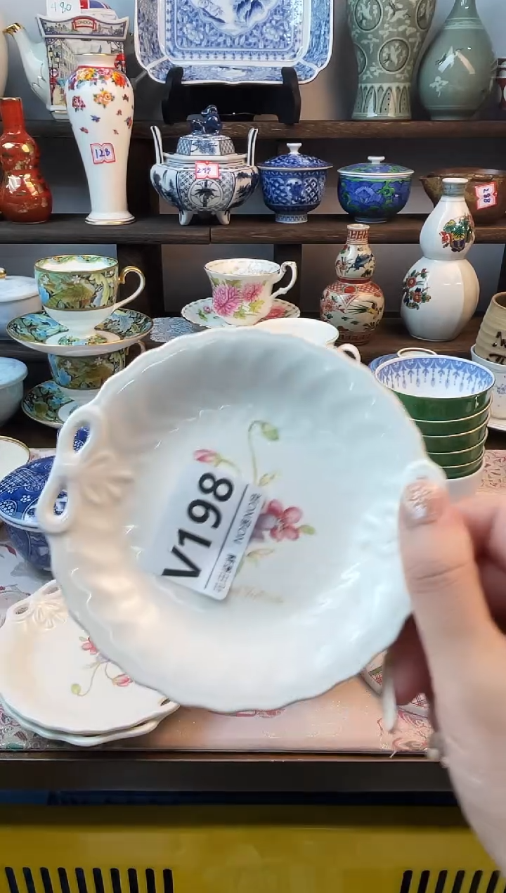 瓷片汉****nV198不退不换.感谢理解