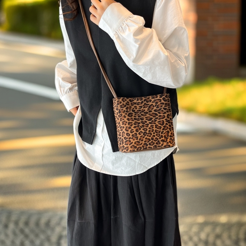 斜挎小包包水桶包2025秋季新款豹纹女包高级感小众单肩斜挎包