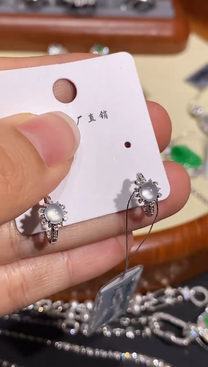 【闪购商品】翡翠耳饰18K金镶嵌耳饰