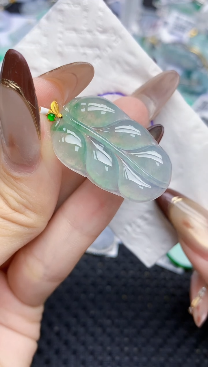 颈饰18K金镶嵌翡翠44   天然翡翠A货  百元以上9米证书费自理