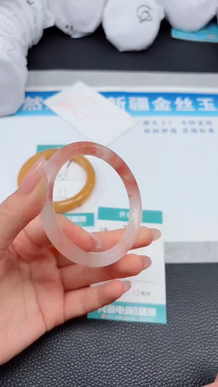 【闪购商品】石英质玉手镯未镶嵌A208