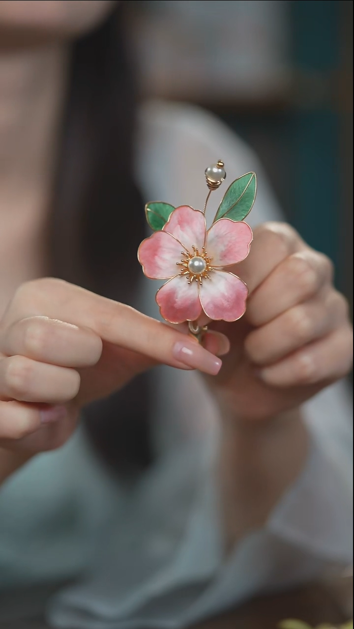 织绣小山茶花111