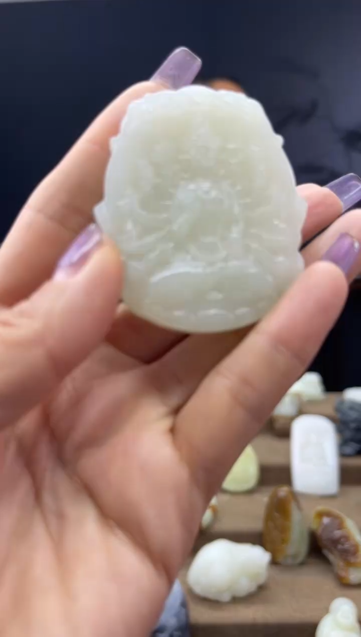 颈饰未镶嵌和田玉1