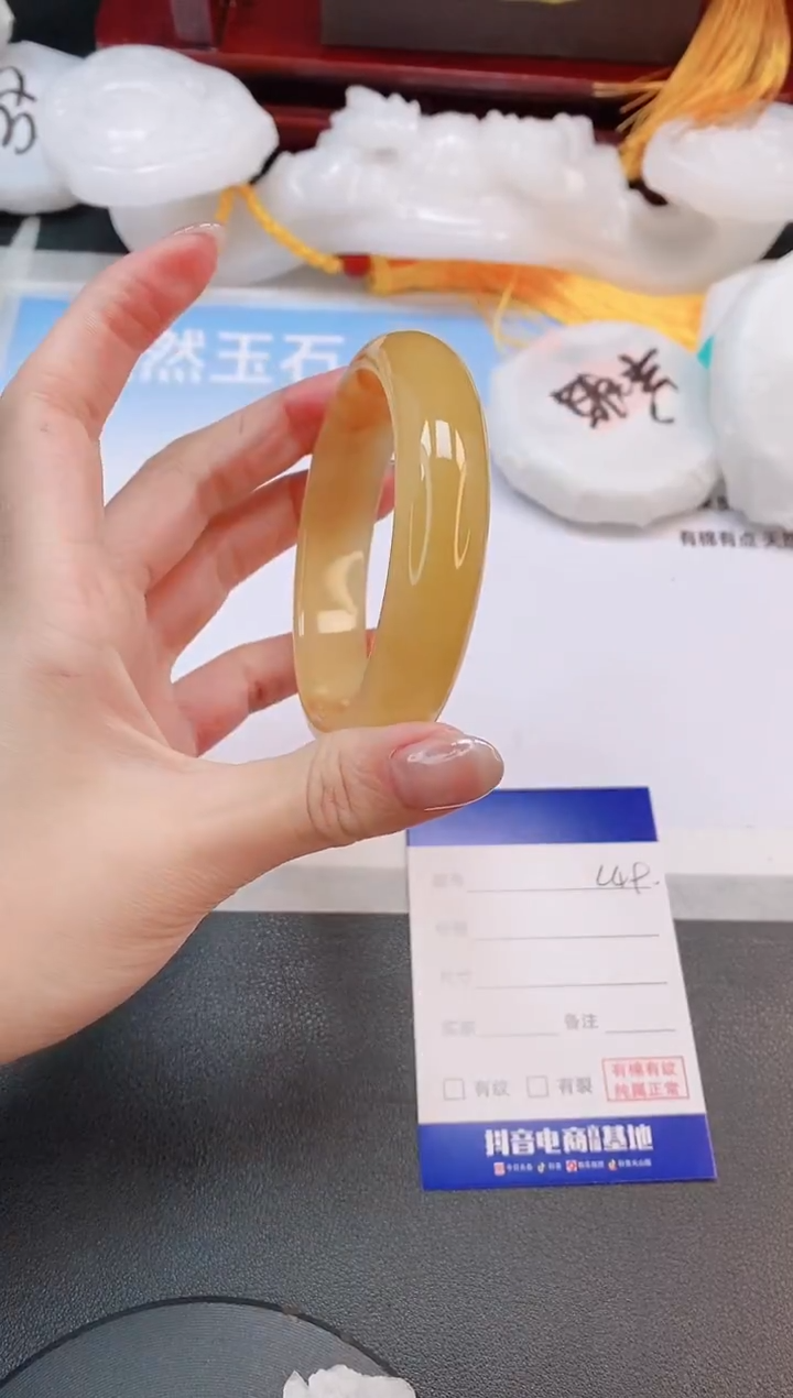 未镶嵌手镯石英质玉2L49-60