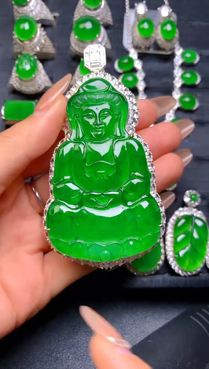 【闪购商品】翡翠吊坠(赠链)银S925镶嵌观音