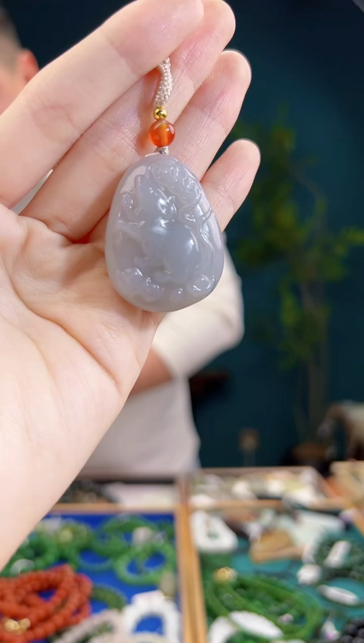 颈饰未镶嵌和田玉一物一证 拍一单发一个