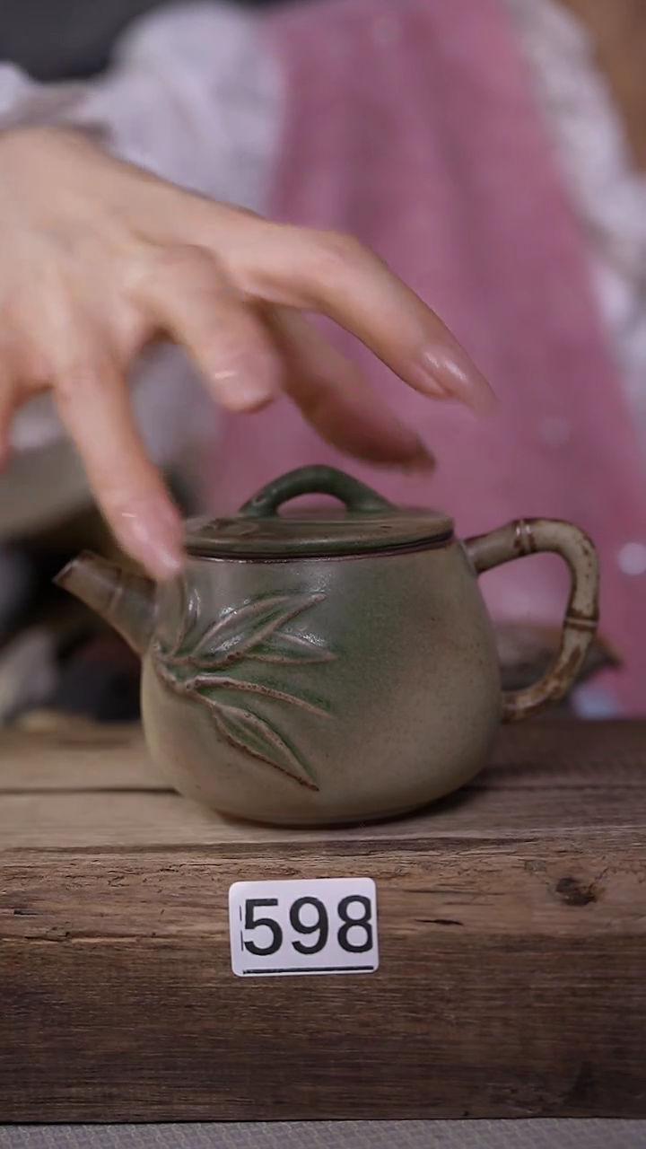 【闪购商品】瓷片设计师手作/青瓜壶