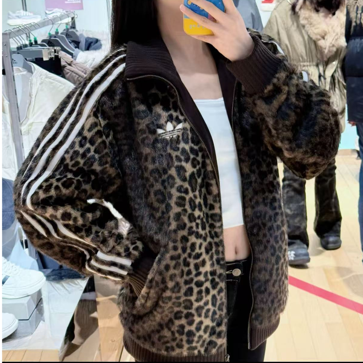 adidas三叶草JQD TT TRACK TOP 针织豹纹印花运动夹克外套 KU9407