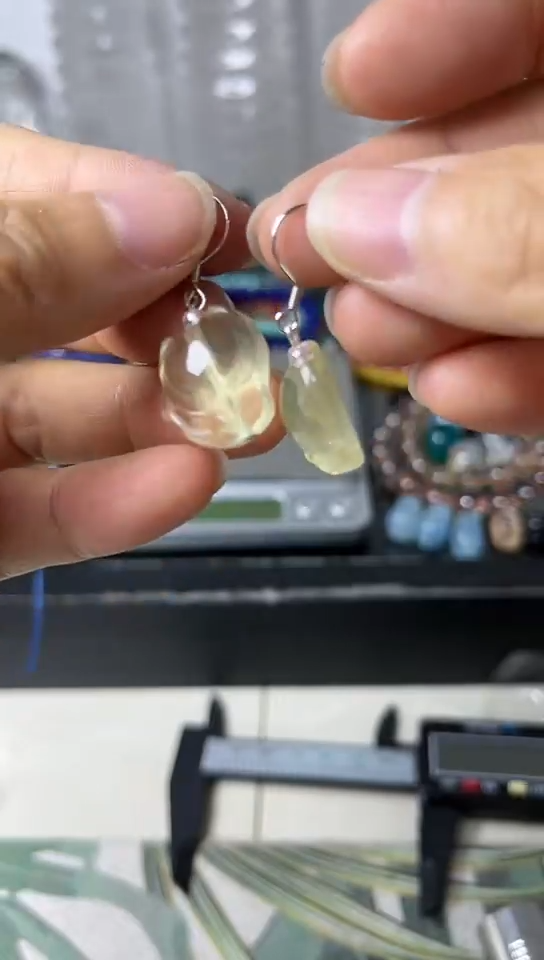 【闪购商品】水晶耳饰银S925镶嵌矿坑