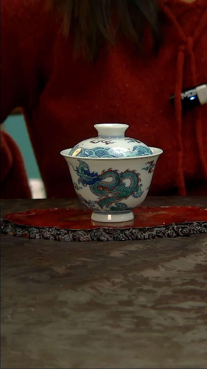 【闪购商品】青花手绘斗彩龙纹盖碗