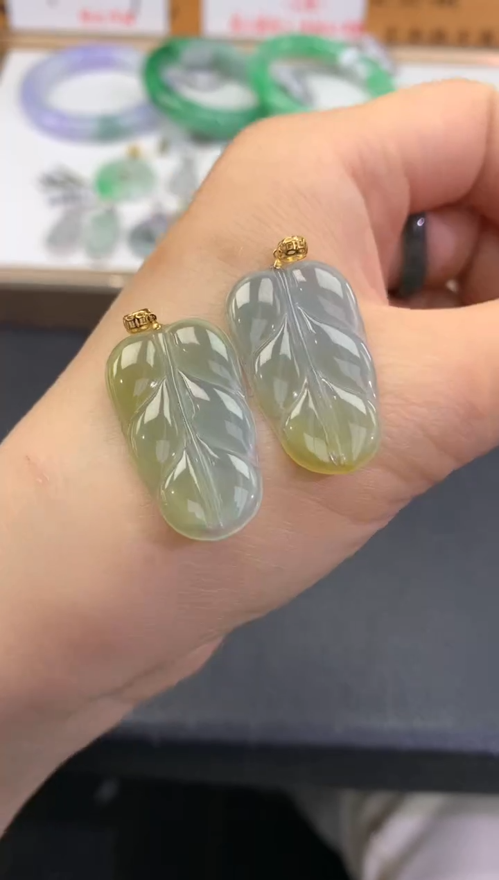 【闪购商品】翡翠吊坠(不含链)18K金镶嵌FA142翡翠叶子多样性发其一