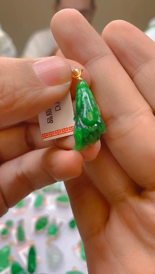 【闪购商品】翡翠颈饰18K金镶嵌新号开播，全场乱卖
