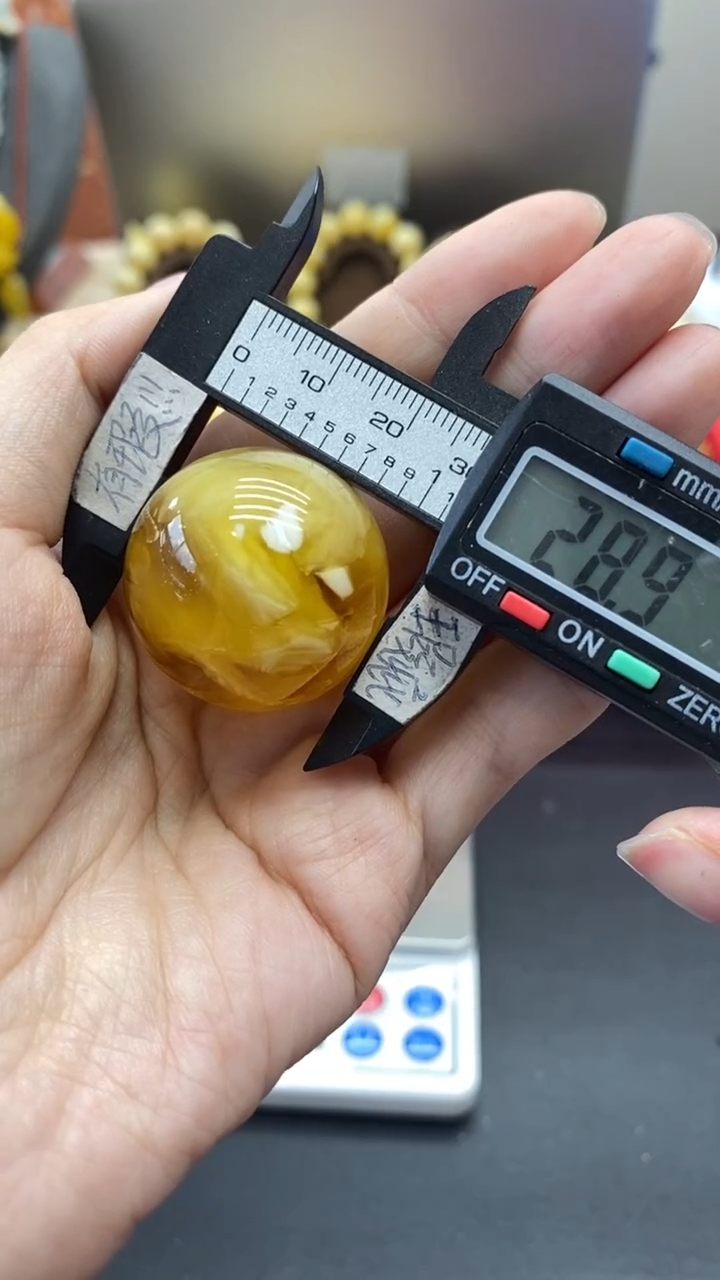 琥珀未镶嵌珠宝奇石糖****?2552