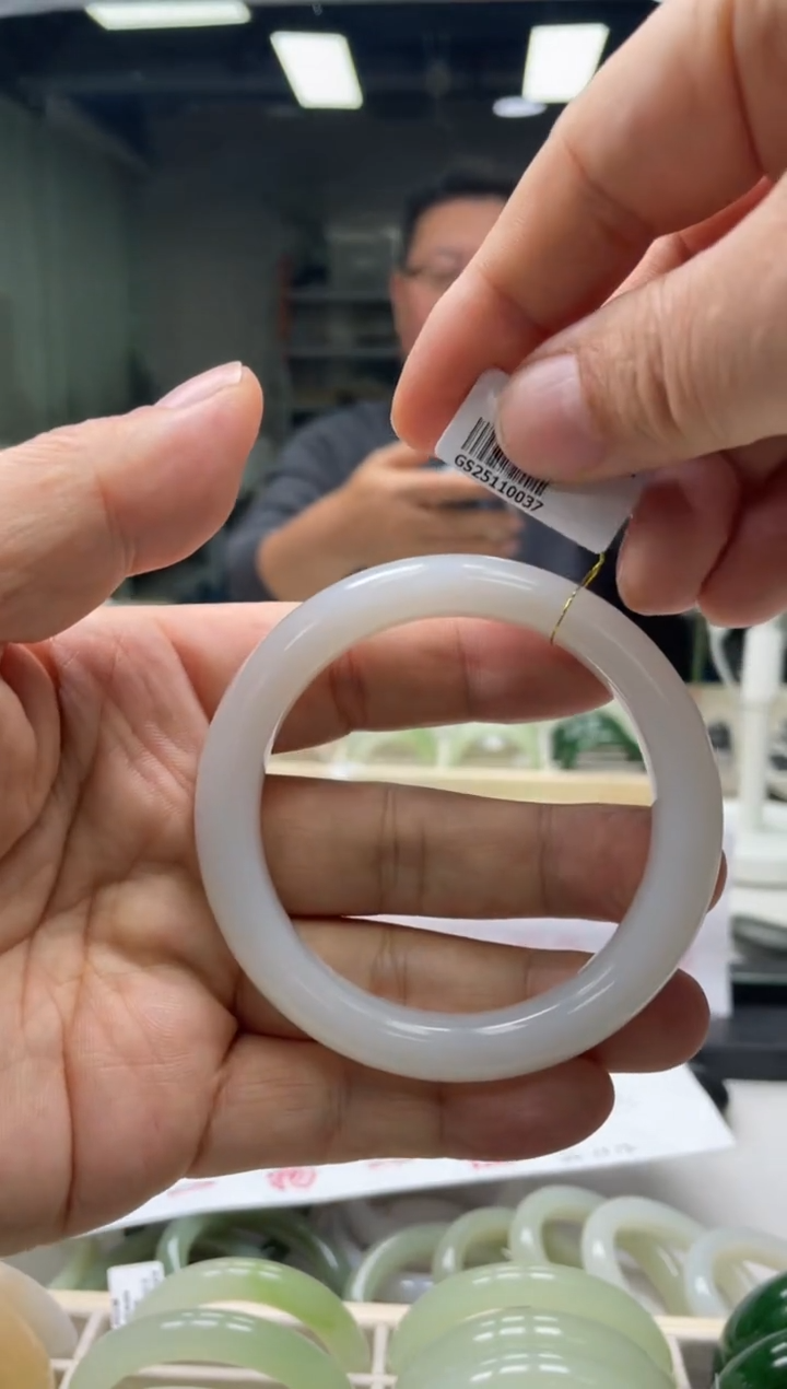 【闪购商品】和田玉手镯未镶嵌编码0037 圈口58-59