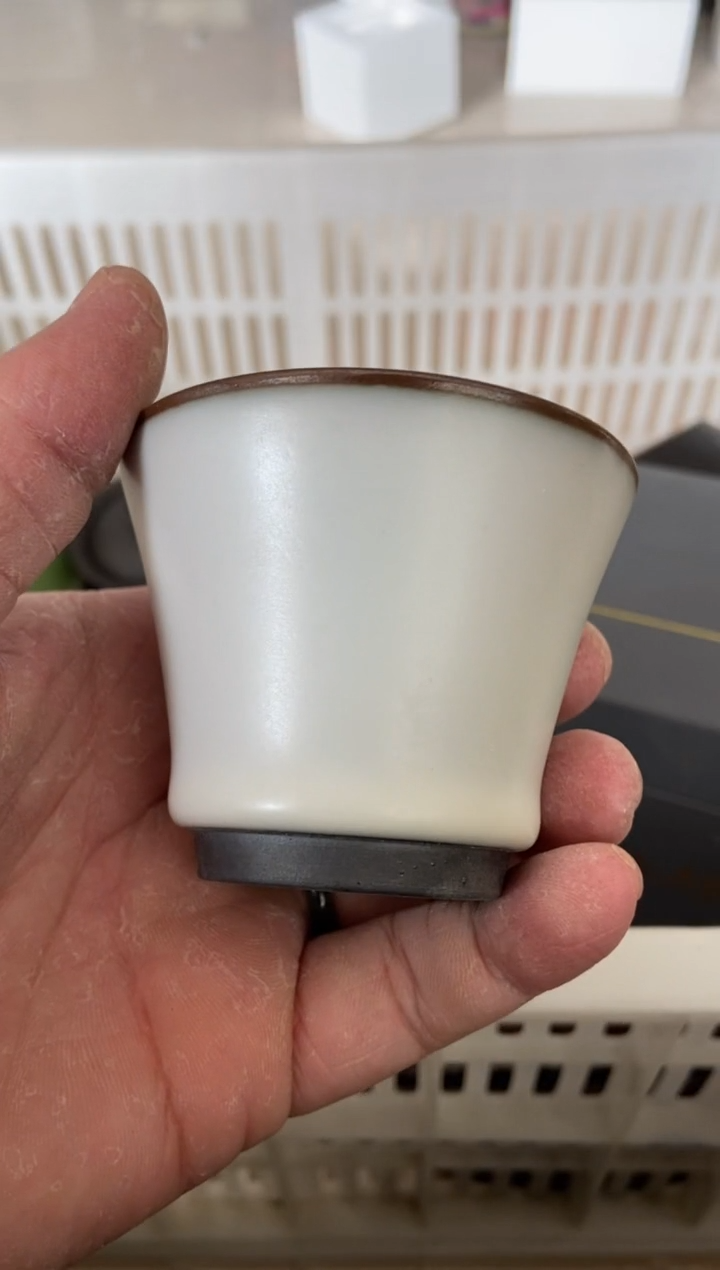 杯子瓷无运费险有瑕疵的摄影的产品有使用过的痕迹有点脏介意勿拍