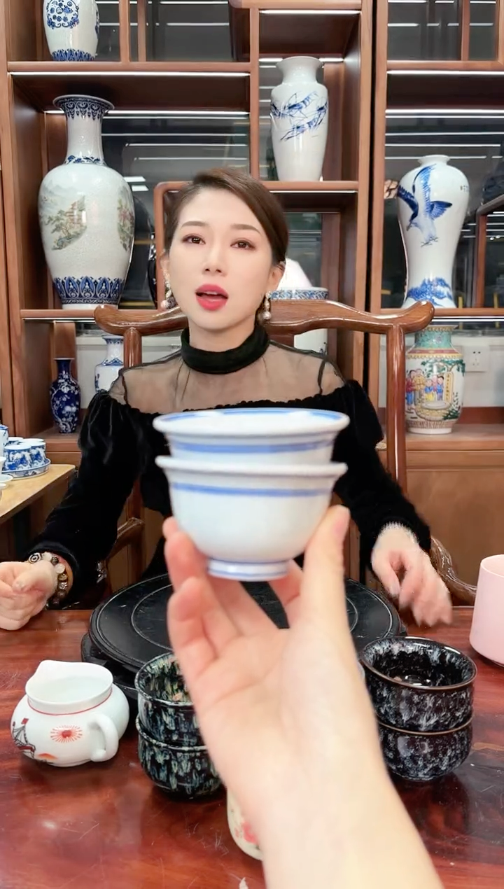 A13景德镇白瓷两袖清风压手杯两只