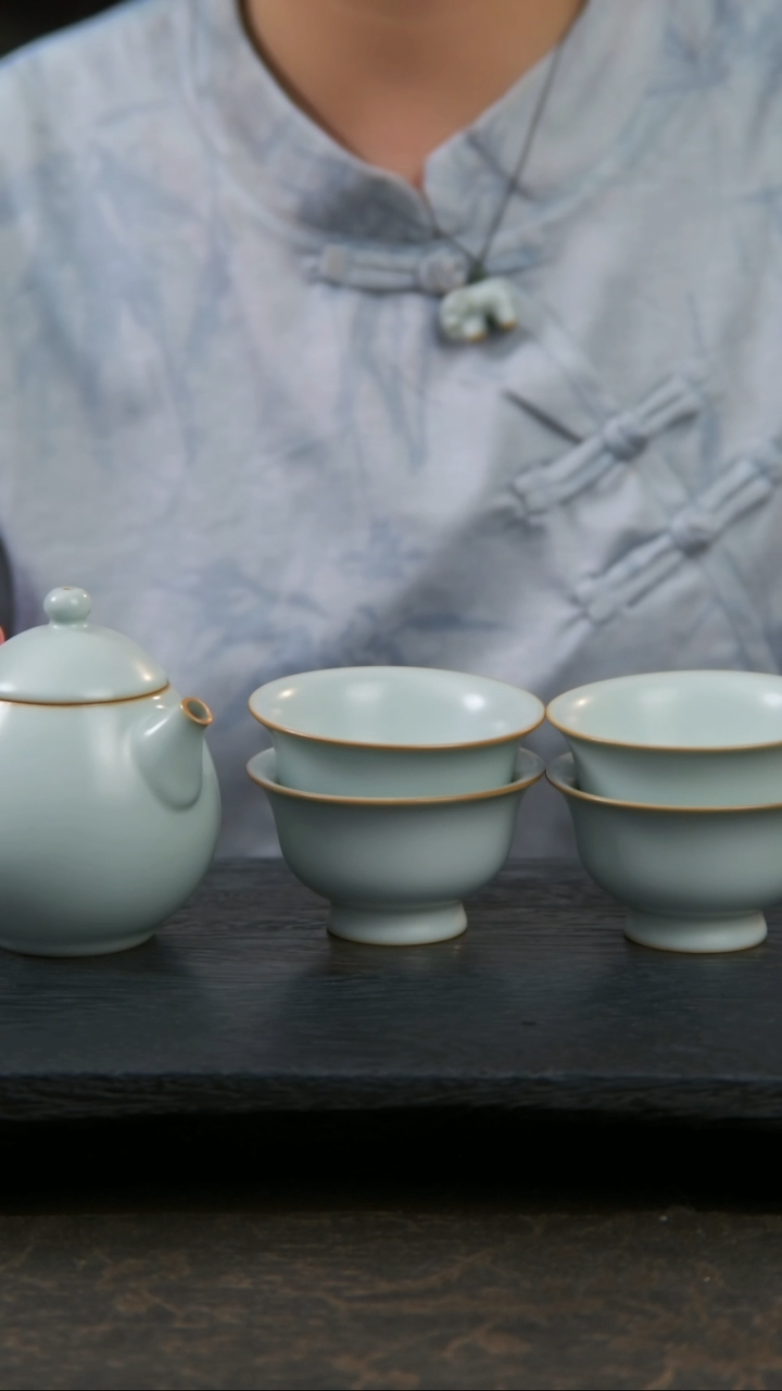 【闪购商品】杯龙珠壶1+赠送小号压手杯4只