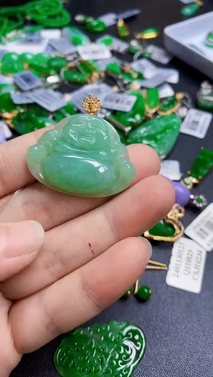 【闪购商品】翡翠颈饰18K金镶嵌吊坠