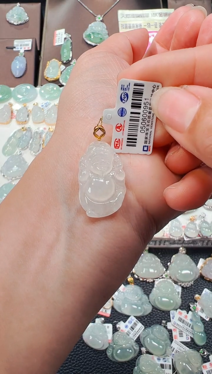 【闪购商品】翡翠吊坠(不含链)18K金镶嵌财神爷吊坠951