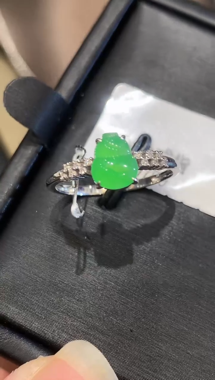 翡翠戒指18K金镶嵌SY多样性发其一