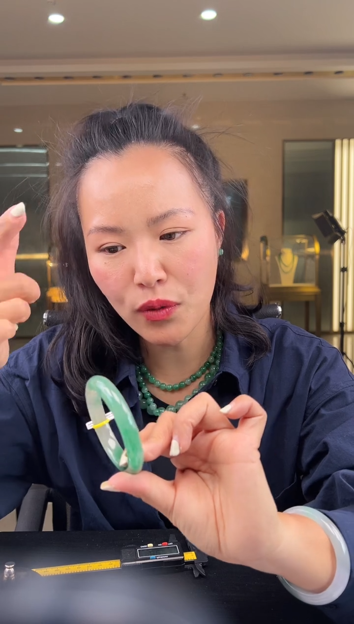 【闪购商品】石英质玉手镯未镶嵌（W）