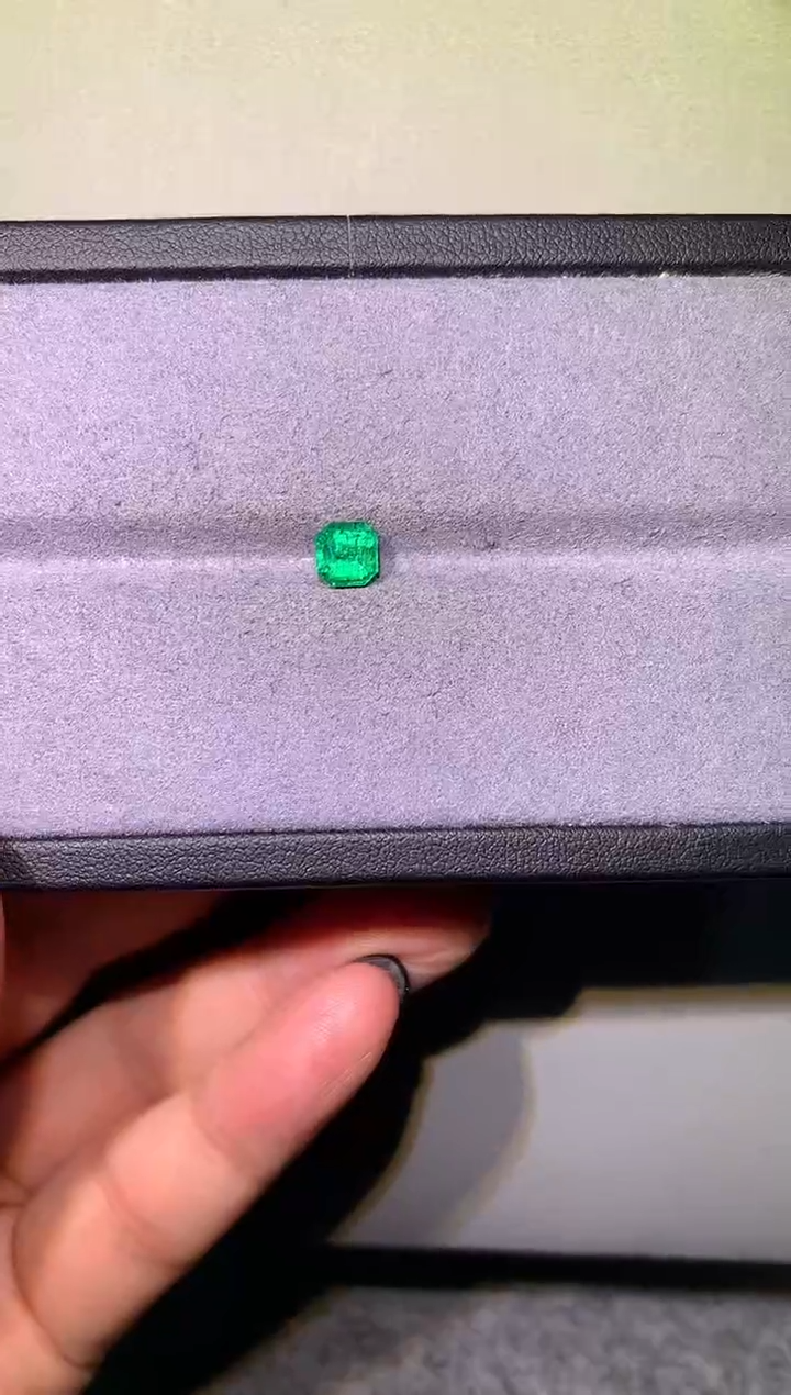 【闪购商品】祖母绿裸石未镶嵌0.98ctVVG极微油哥伦吉A153