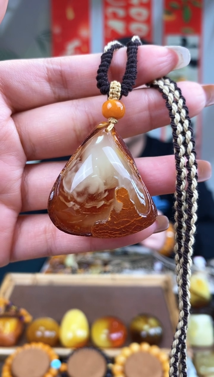 【闪购商品】琥珀裸石未镶嵌 基地发货 一物一证 顺丰包邮