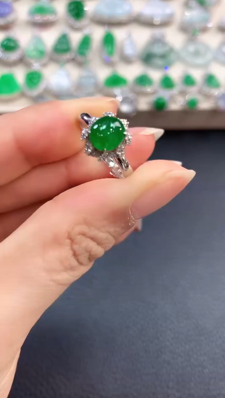 【闪购商品】翡翠戒指18K金镶嵌b96       