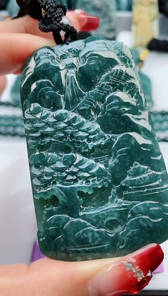 【闪购商品】翡翠颈饰未镶嵌            