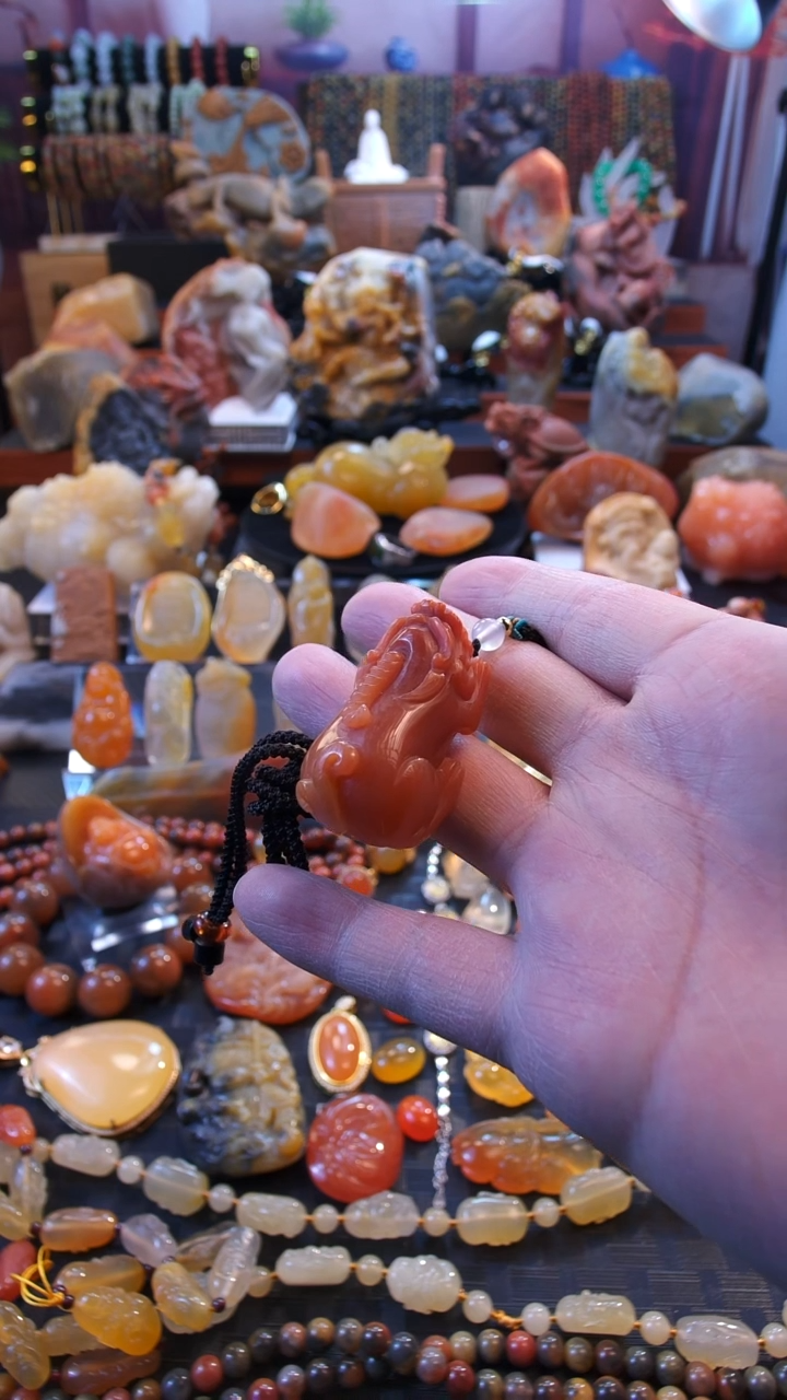 未镶嵌石英岩玉吊坠吊坠