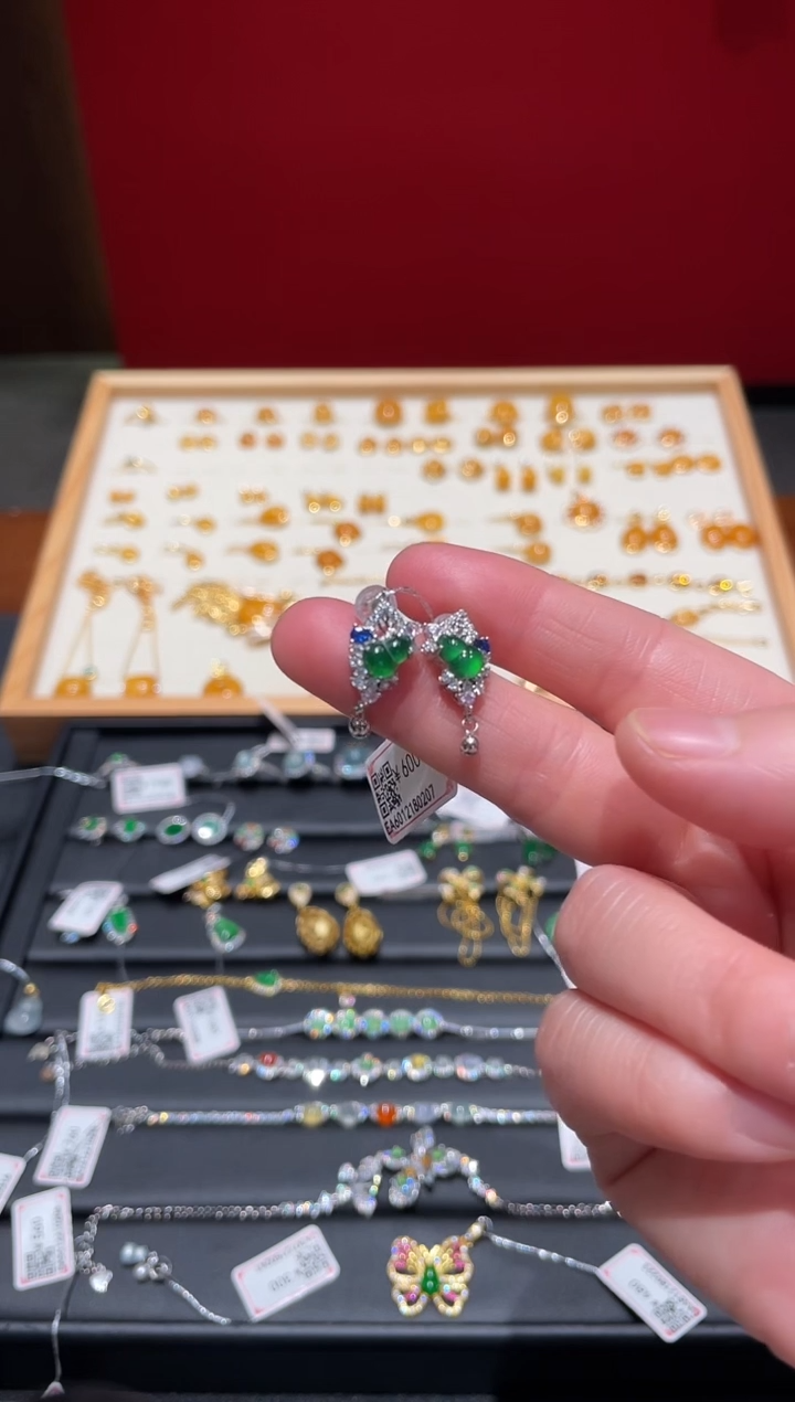 银S925镶嵌翡翠耳饰葫芦耳钉