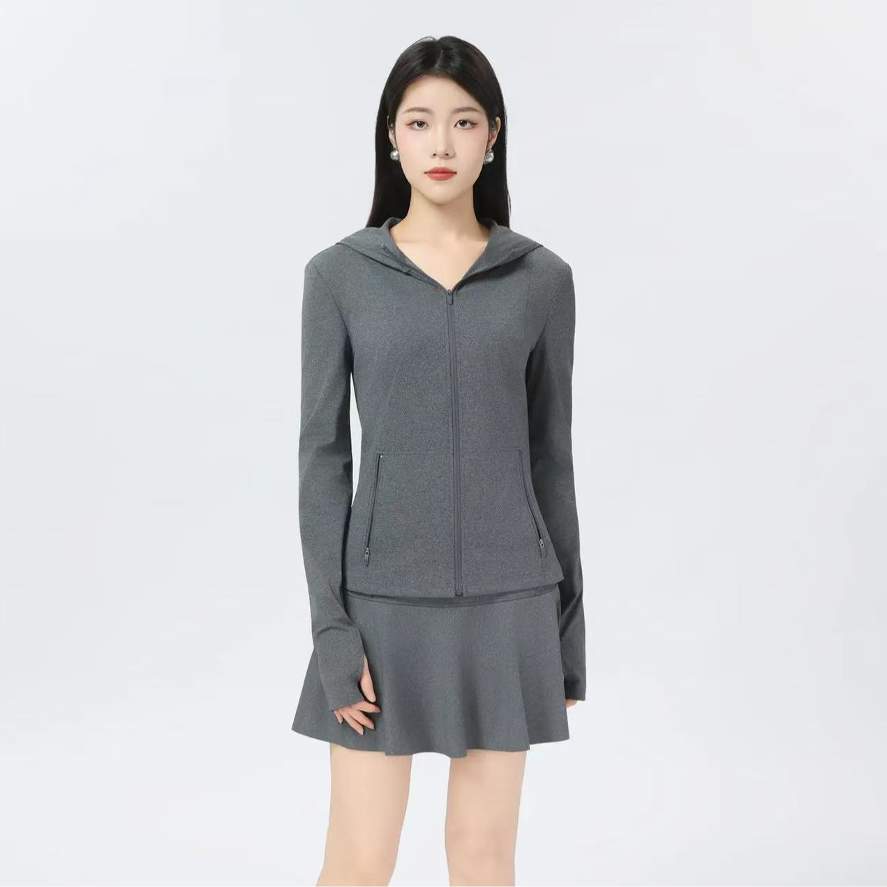 AMASS/阿玛施纯色女运动修身型百搭连帽时尚长袖薄款短外套540062