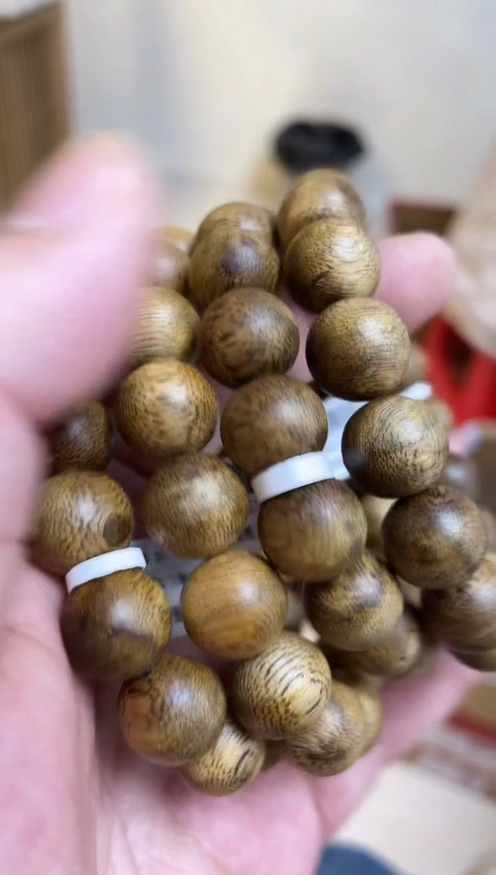 【闪购商品】沉香手串 莺歌绿圆珠单圈1.3多样性发其一