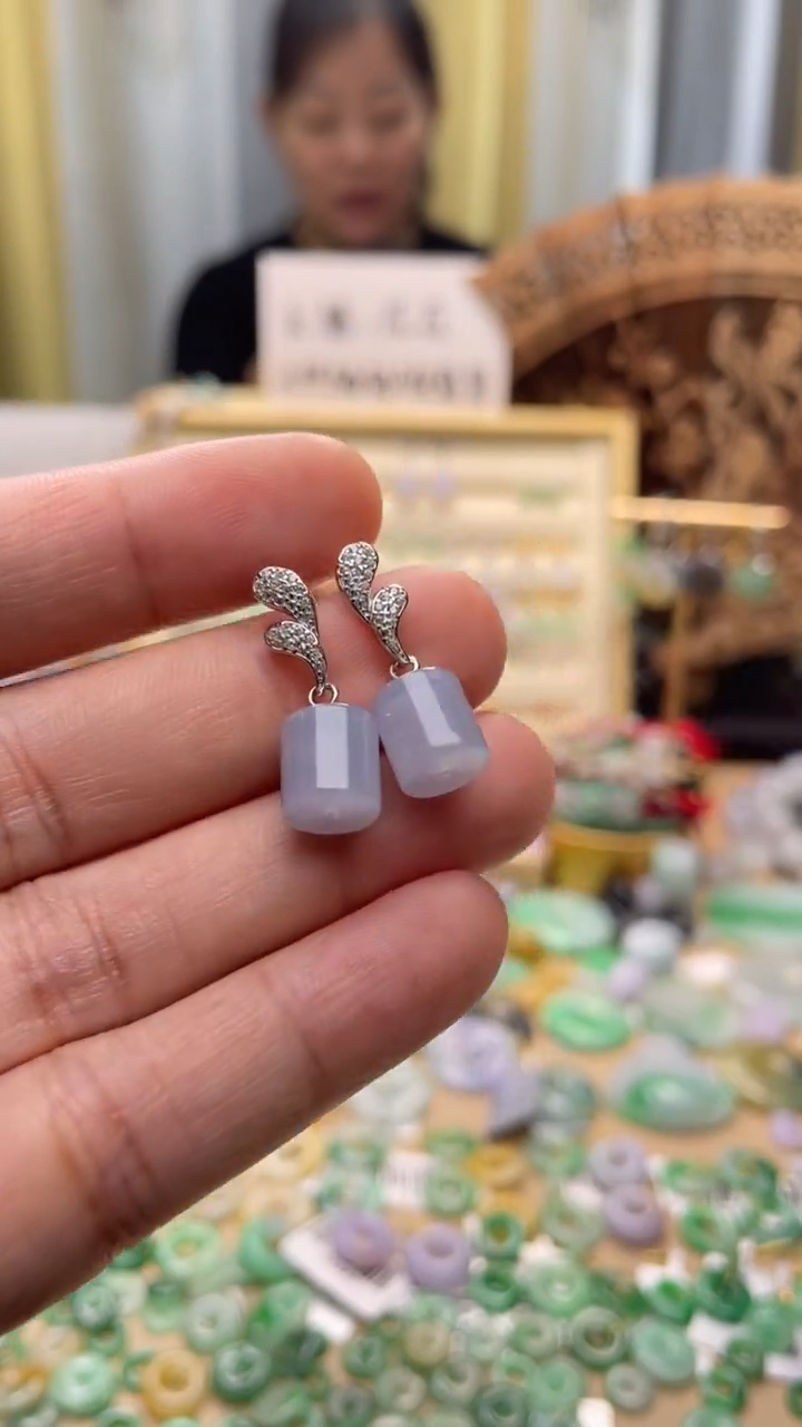 颈饰未镶嵌翡翠珠子耳钉一对