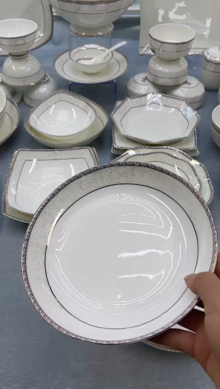 骨瓷玲珑8饭2个   