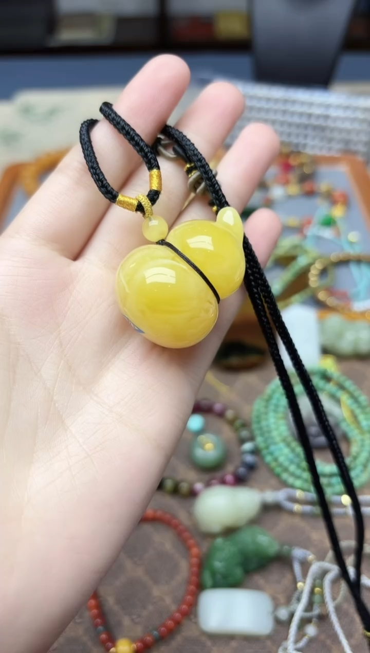 蜜蜡颈饰未镶嵌蜜蜡葫芦吊坠YN