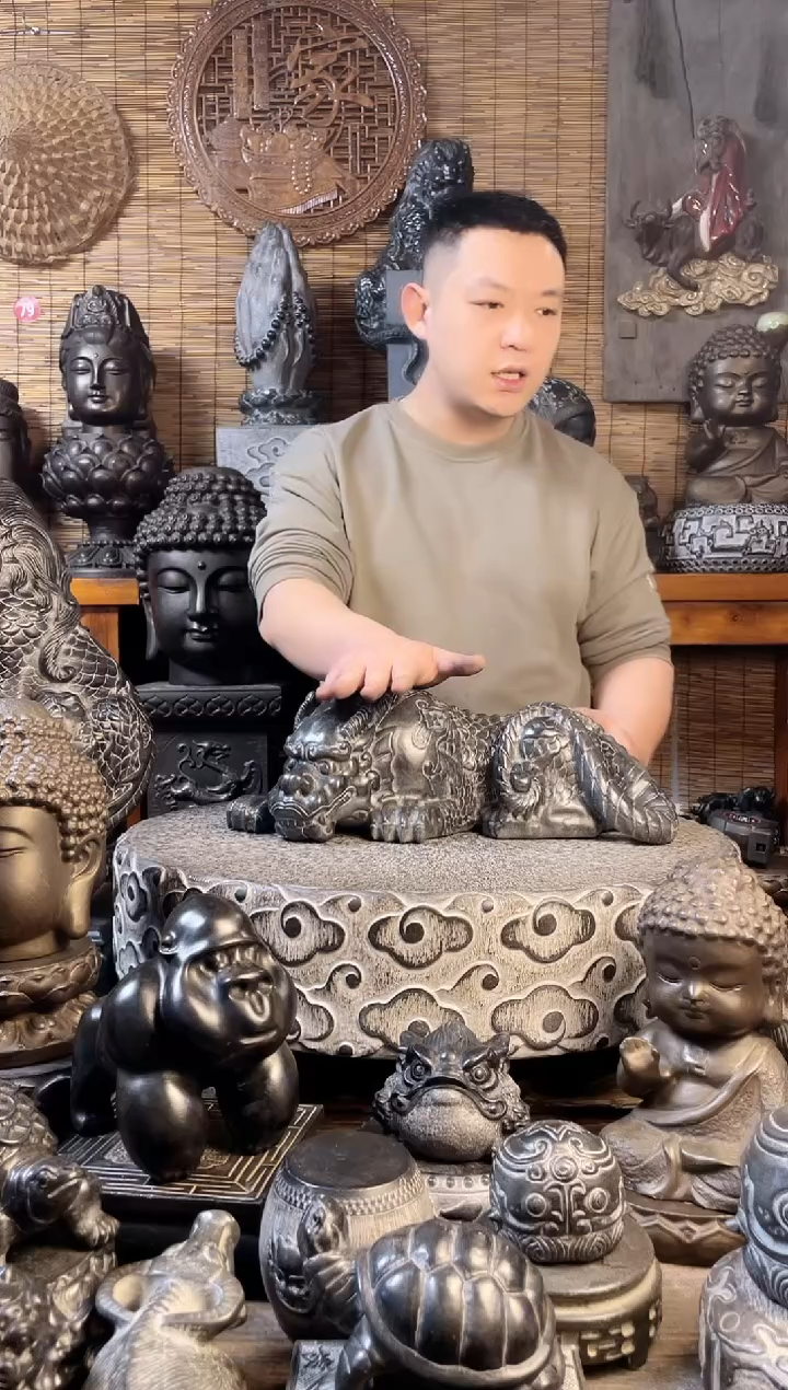 【闪购商品】45趴吸水兽天然青石雕刻