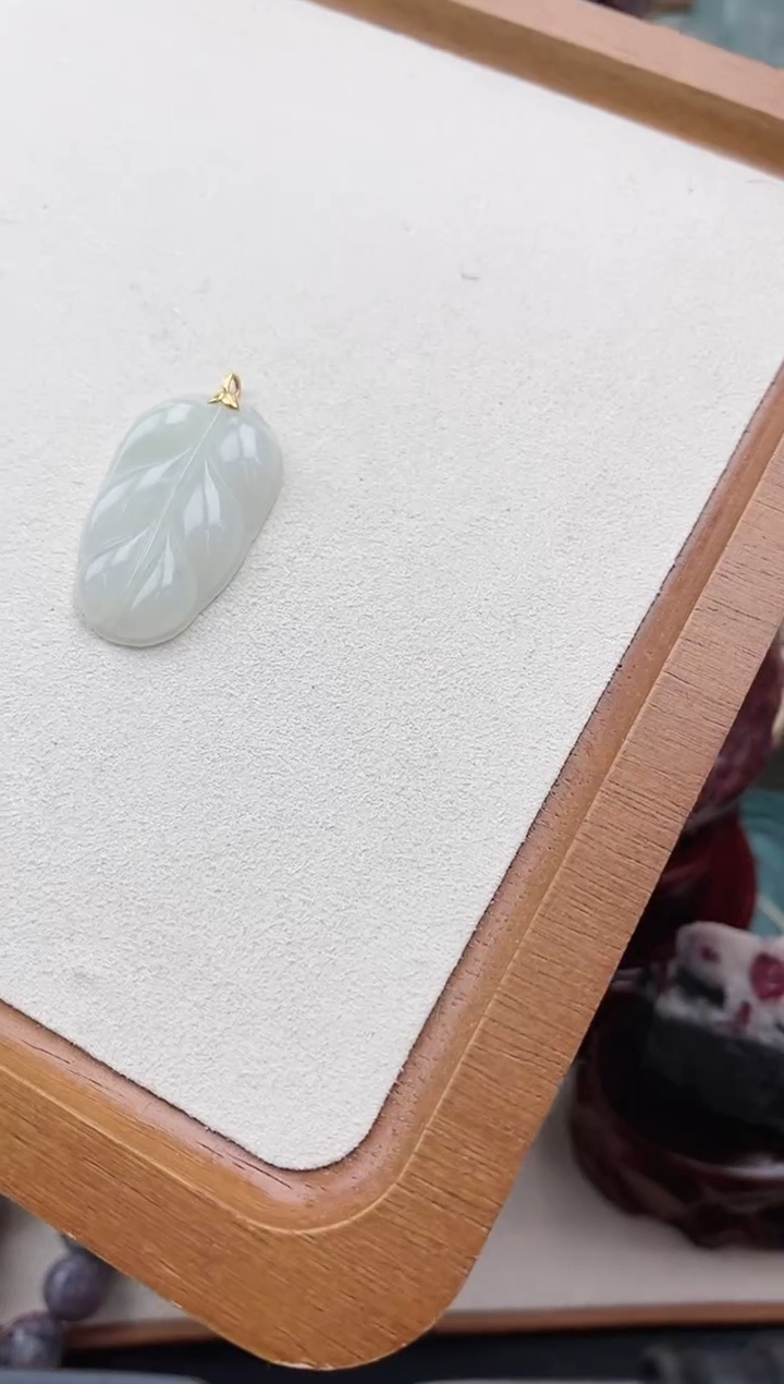 【闪购商品】翡翠颈饰18K金镶嵌吊坠