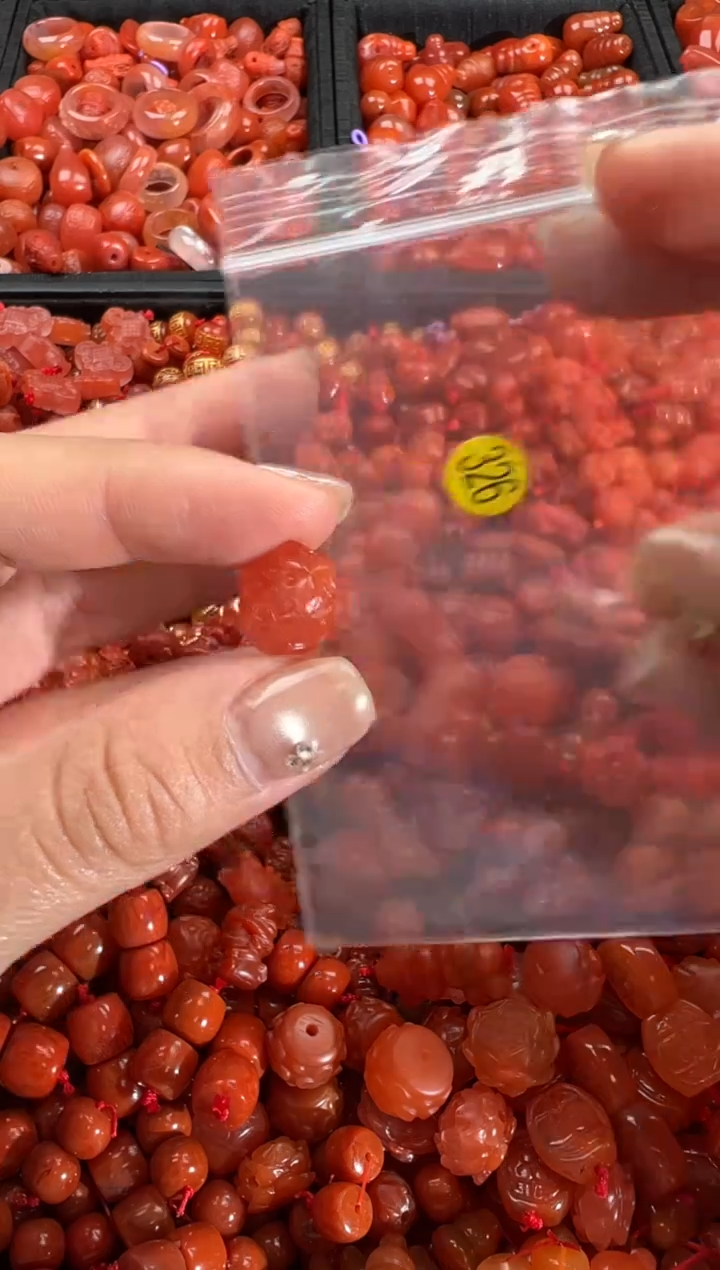 【闪购商品】南红玛瑙颈饰未镶嵌1