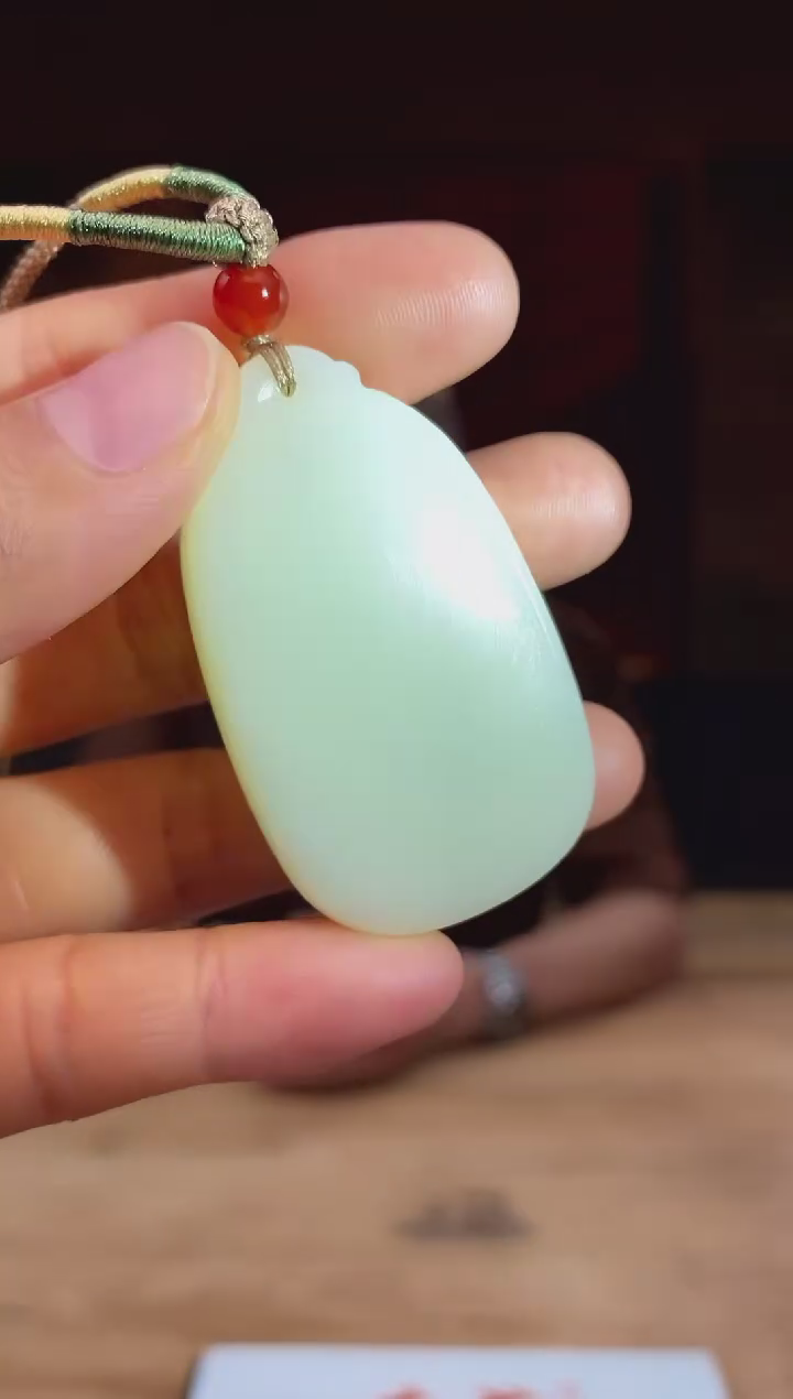 和田玉未镶嵌颈饰D695