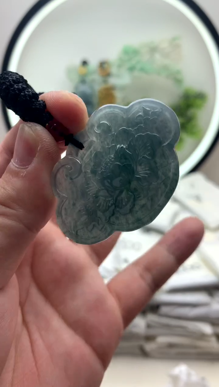 颈饰未镶嵌翡翠挂件