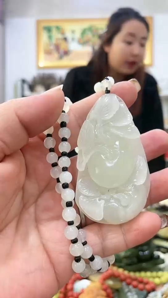 未镶嵌岫玉挂件  