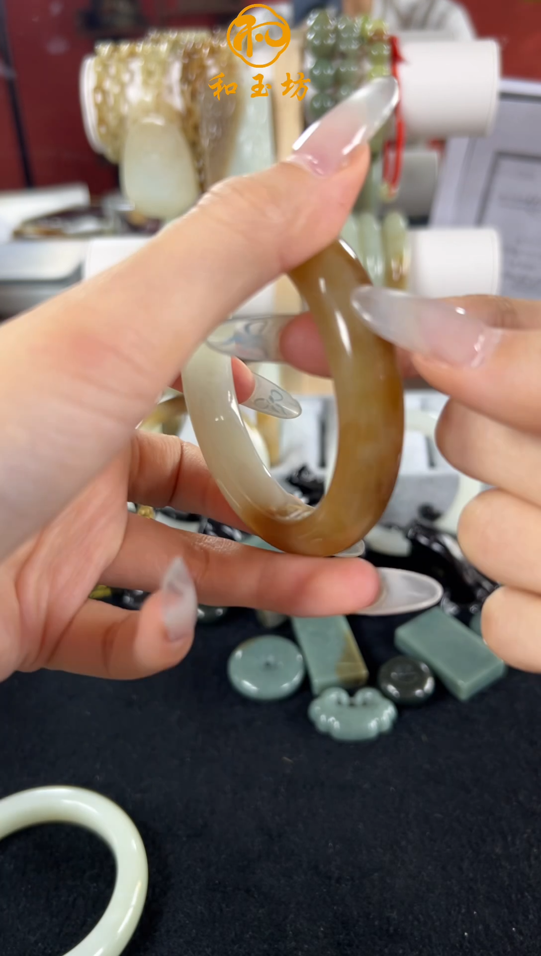 和田玉手镯未镶嵌和玉坊