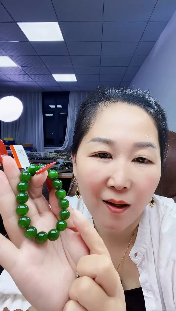 手串未镶嵌和田玉纯天然和田玉俄7碧菠菜绿特细12