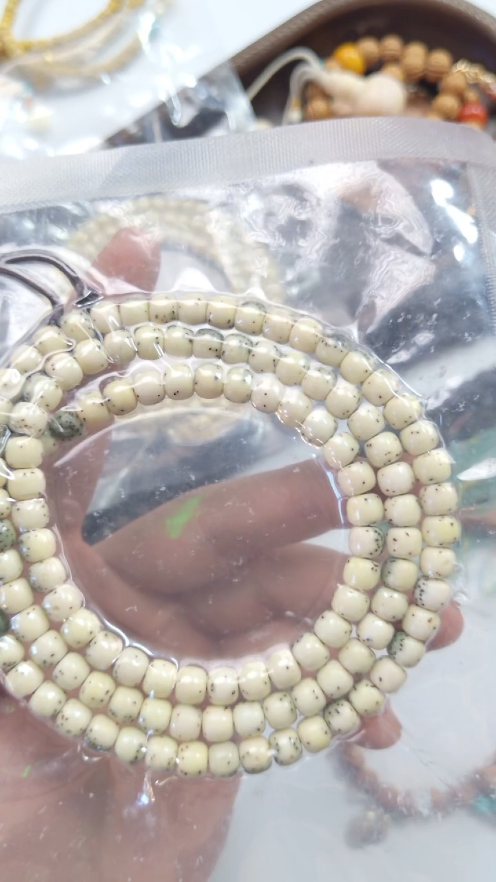 手串星月菩提骨瓷白7*6mm